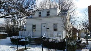 4 Linden Ave, Hempstead, NY 11550-6117