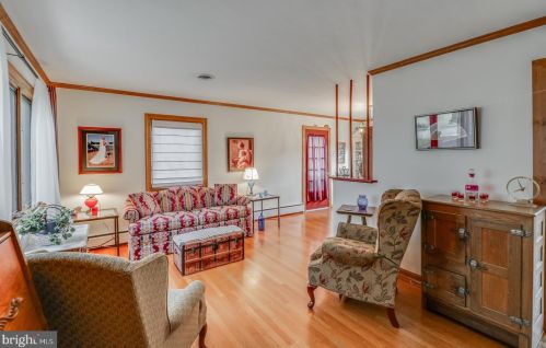 121 School Pl, Slaughter Beach DE  19963-1821 exterior