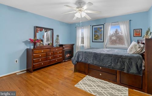 770 Dawes Dr, Yardley PA 19067-4335 exterior