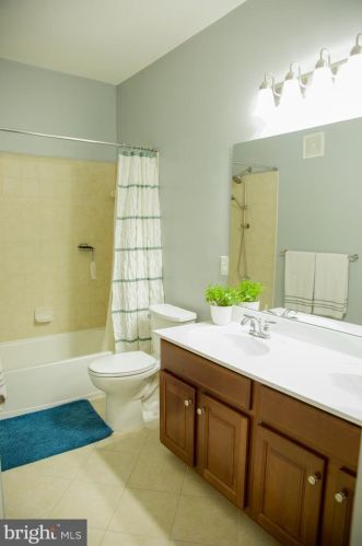 2631 Eastbourne Dr, Woodbridge VA  22191-4090 exterior