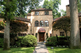 15 Oak Ln, Scarsdale, NY 10583-1628