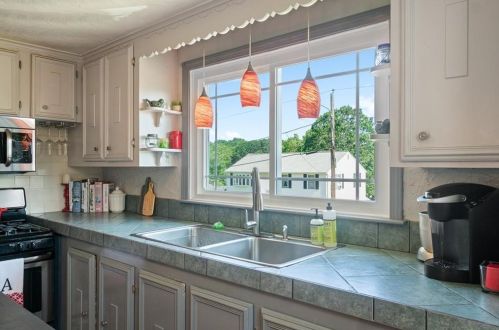 55 Atlantic Ave, Providence RI 02904-3249 exterior