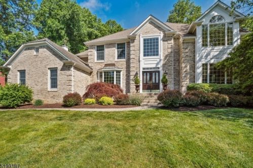 9 Laurel Ln, Bernardsville, NJ 07924-2217