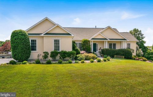 6806 Lake Pointe Dr, Mineral, VA 23117-5008