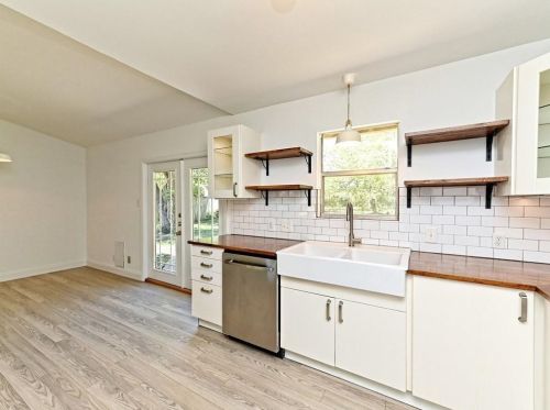 7518 Eastcrest Dr, Austin TX  78752-1408 exterior