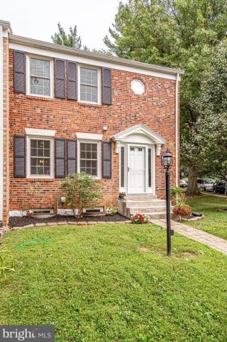 5400 Mersea Ct, Springfield, VA 22015-1929