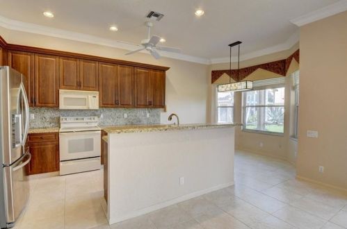 7007 Lismore Ave, Boynton Beach, FL 33437-6419