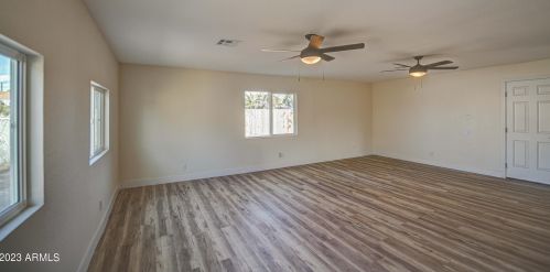 5813 37 Ave, Phoenix AZ 85053-4620 exterior