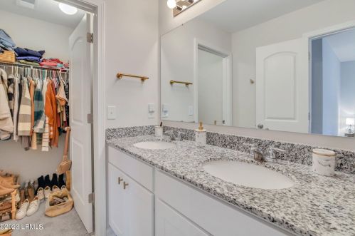 23 Island Breeze Ln, Beaufort SC  29907-1679 exterior