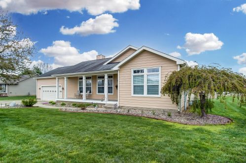 3055 Jacks Fairway, Nashport, OH 43830-9114