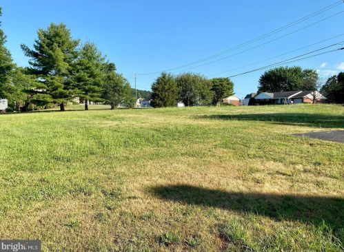 144 Moyer Rd, Pottstown PA  19464-1532 exterior