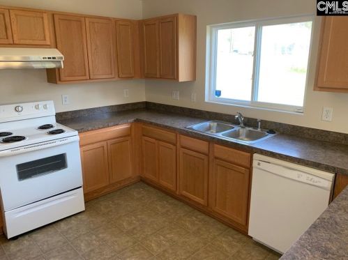 142 Underwood Dr, Lexington SC  29072-7171 exterior