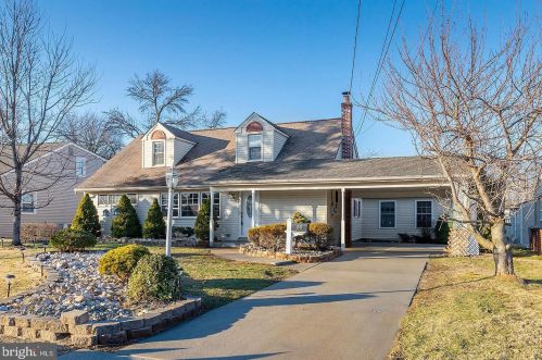 26 Holly Dr, West Deptford, NJ 08096-3316