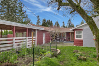 1865 171st St, Seattle, WA 98155-6024