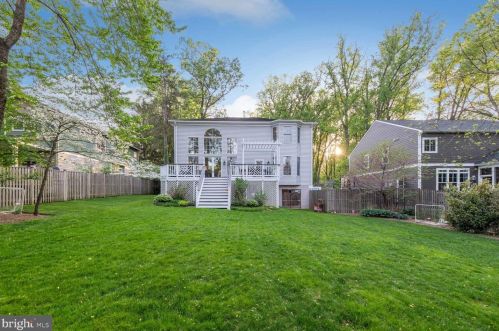610 Poplar Dr, Falls Church VA  22046-2838 exterior