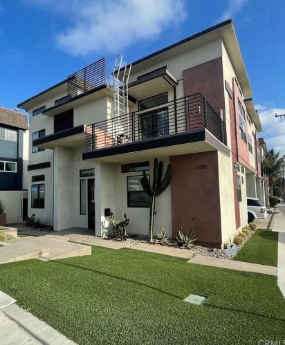 2700 Vanderbilt Ln, Redondo Beach, CA 90278-3321