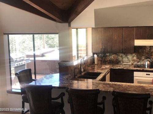 40 Pinon Dr, Sedona AZ 86336-5047 exterior