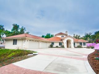 13130 Glen Circle Rd, Poway, CA 92064-2038
