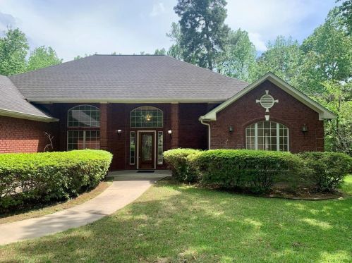 2314 Carriage Run, Conroe TX  77384-3304 exterior