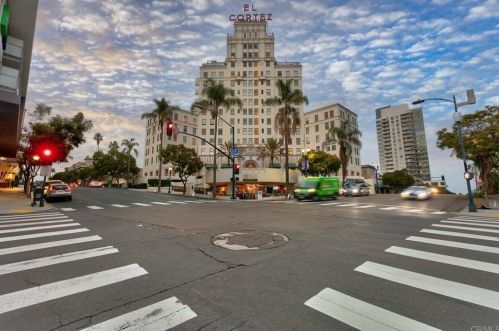 702 Ash St, San Diego CA 92101-3228 exterior