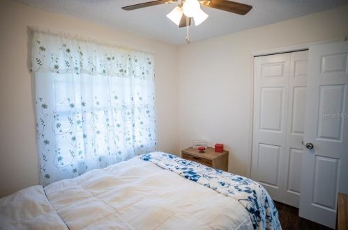 4287 Cynthia St, Orlando FL 32811-4228 exterior