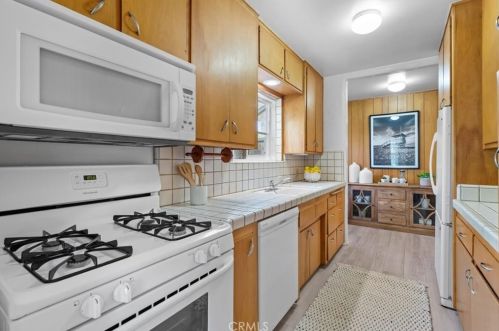 609 35th St, Manhattan Beach CA  90266-3427 exterior