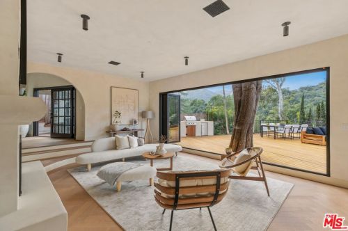 328 Poquito Ln, Topanga CA  90290-3547 exterior