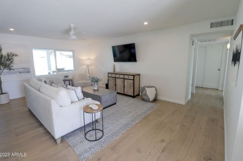 4346 Evans Dr, Phoenix AZ  85032-5449 exterior