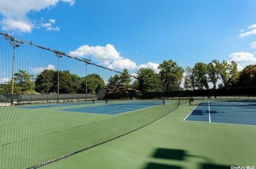 147 Foxwood Dr, Muttontown NY  11753-1121 exterior