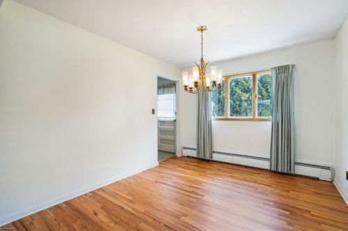 82 Lee Dr, Paterson NJ  07508-3038 exterior