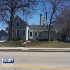 1413 10th St, Manitowoc WI  54220-5709 exterior
