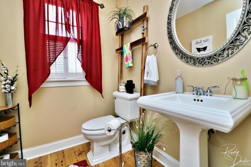 320 Stephen Ct, Charles Town WV  25414-4126 exterior