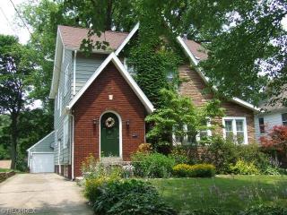 653 Ecton Rd, Akron, OH 44303-1610