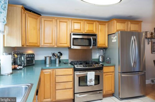 1202 Wedgewood Rd, Flourtown PA  19031-2127 exterior