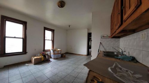 1738 34, Milwaukee WI 53215-2301 exterior