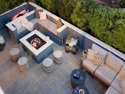 824 Anacapa Ct, San Diego CA  92109-8203 exterior