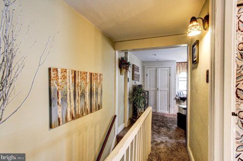 189 Oakland Ave, Gardenville PA  18901-4646 exterior