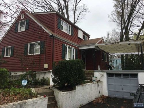 53 Dakota Ave, Dumont, NJ 07628-2828