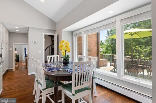 213 Constitution Dr, Princeton NJ  08540-6711 exterior