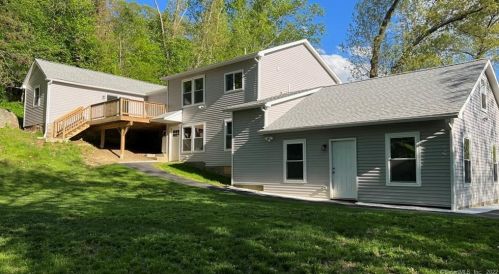 32 Silvermine Rd, Brookfield Center CT  06804-3326 exterior