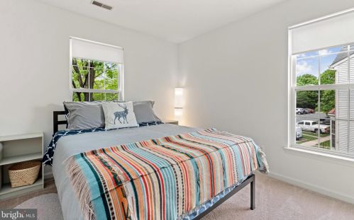 6975 Manahoac Pl, Gainesville VA  20155-1638 exterior