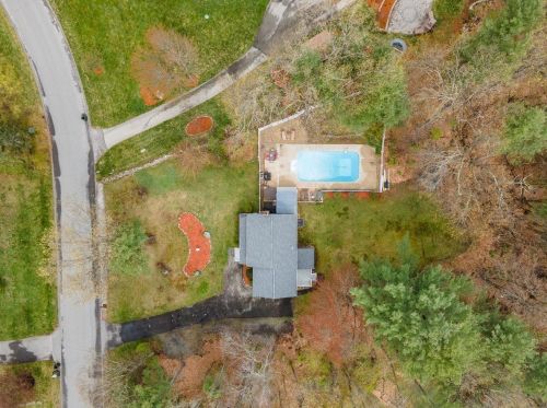 24 Severance Dr, Londonderry NH  03053-3118 exterior