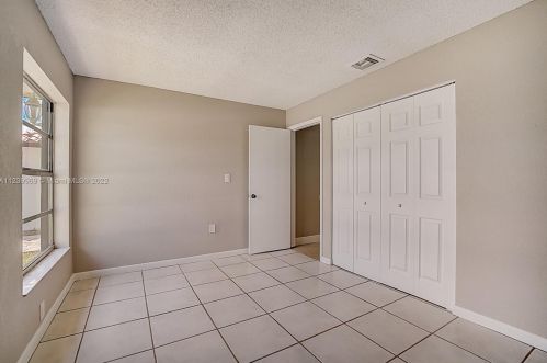 5730 199 St, Hialeah FL  33015-4933 exterior