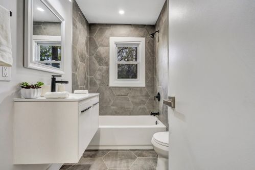 226 Davis Ave, Lacey NJ  08731-3519 exterior