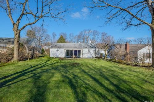 53 Beverly Rd, New Rochelle, NY 10804-1702
