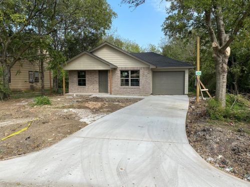 806 Chase Ave, Cleburne, TX 76031-3321