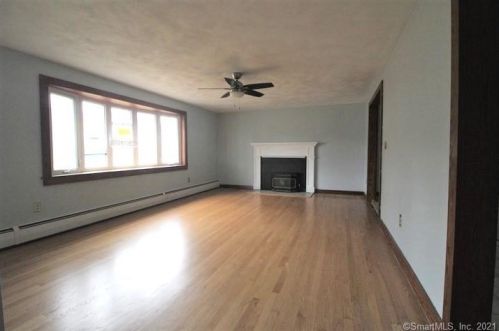 86 Arnott Rd, Manchester, CT 06040-4529