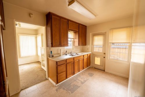 3481 Myrtle Ave, San Diego CA 92104-4426 exterior