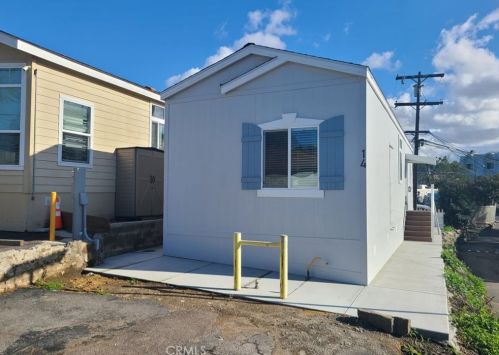 1045 Vista Way, Vista, CA 92084-4608