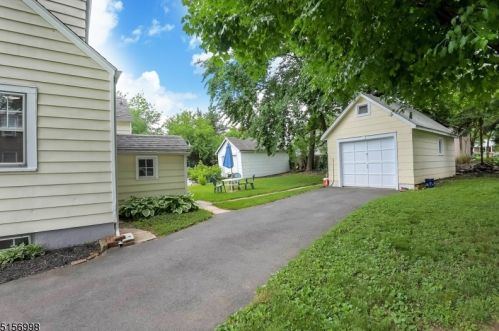 233 3 Ave, Manville NJ  08835-1314 exterior